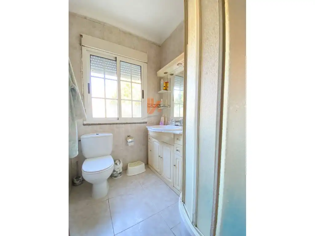 Bathroom of Houses for sale in Santiago de Compostela   with Private garden, Oven and Internet