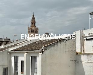 Vista exterior de Apartament en venda en  Sevilla Capital amb Aire condicionat, Calefacció i Balcó
