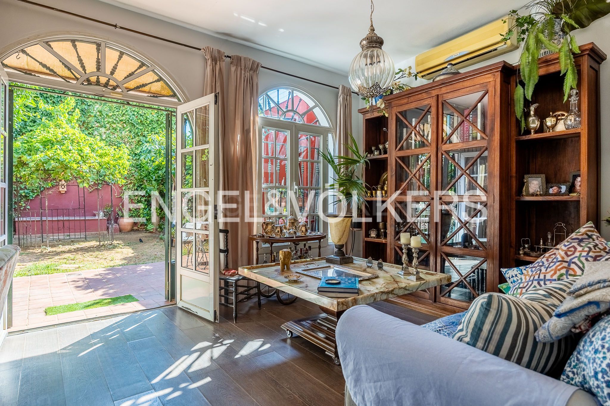 Living room of House or chalet for sale in Mairena del Aljarafe  with Air Conditioner, Heating and Private garden