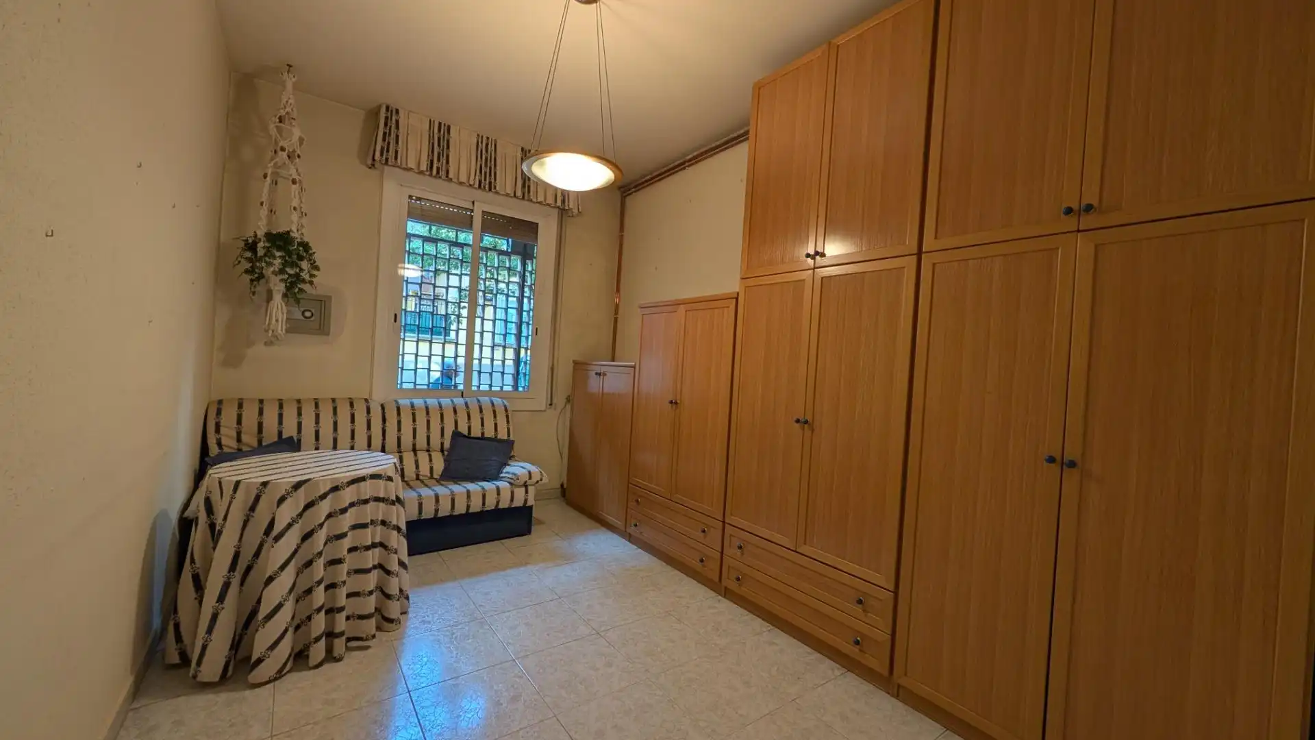 Dormitori de Apartament en venda en Barcelona amb Parquet