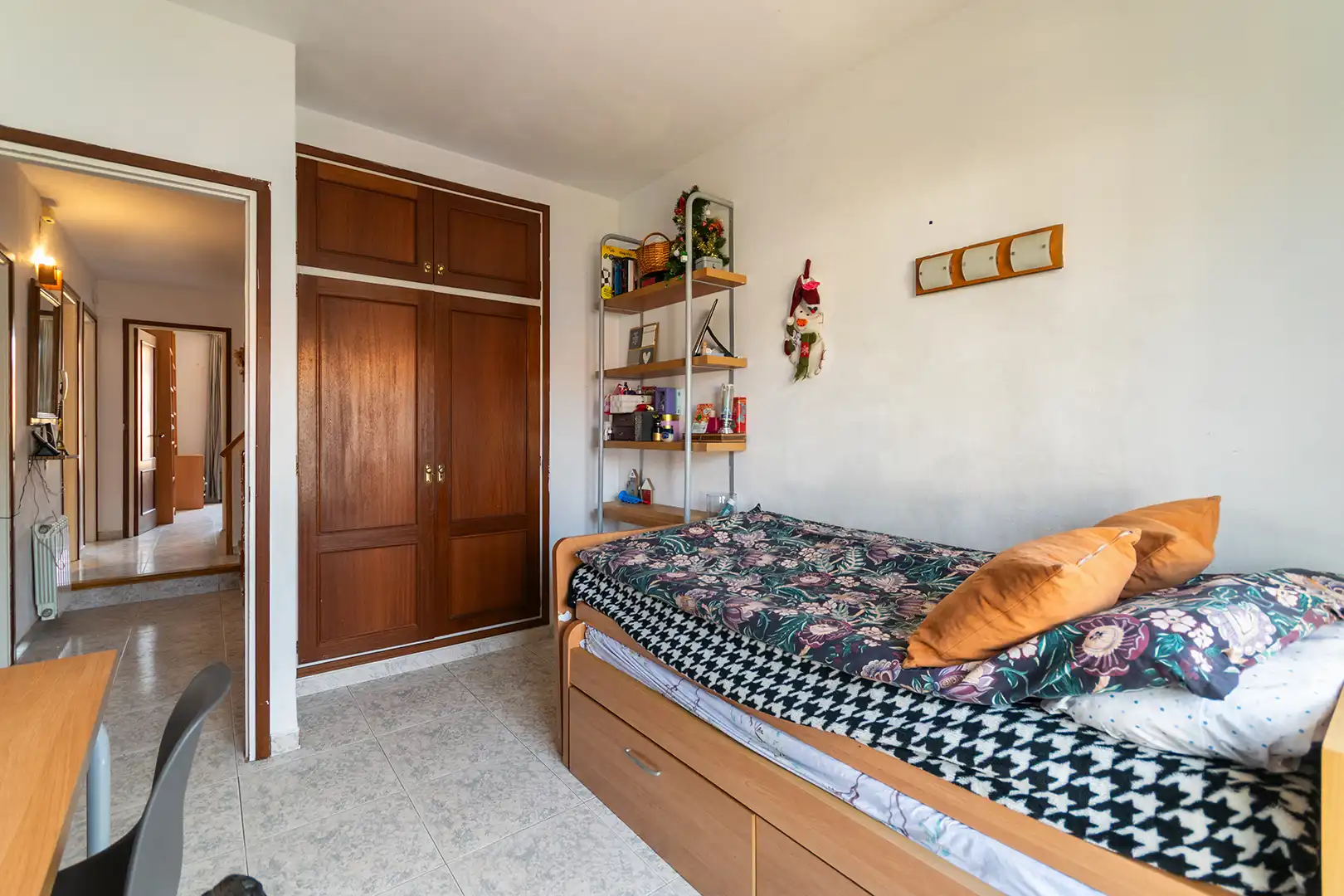 Dormitori de Casa adosada en venda en Peralada amb Calefacció, Jardí privat i Terrassa