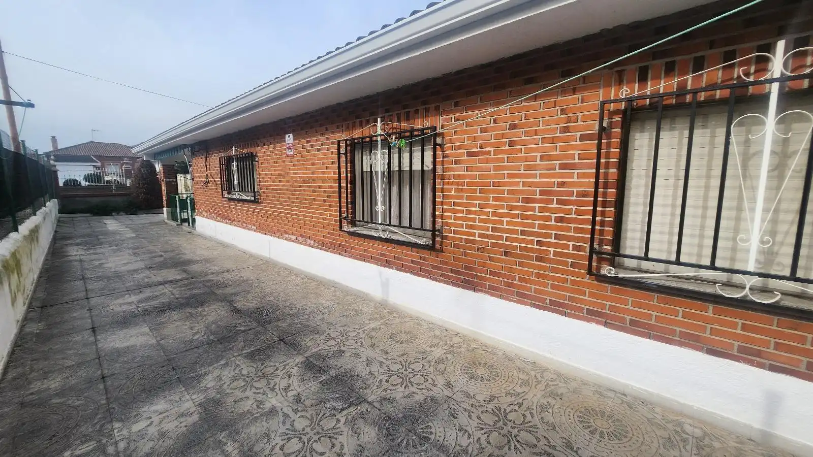 Außenansicht von Residential zum Verkauf in Hormigos