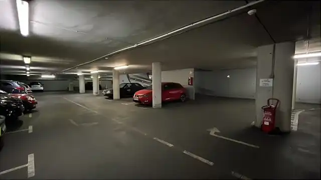 Einzelparkplatz mit Aufzug zum Verkauf in Avinguda Lluís Companys i Jover 48, imagen 3