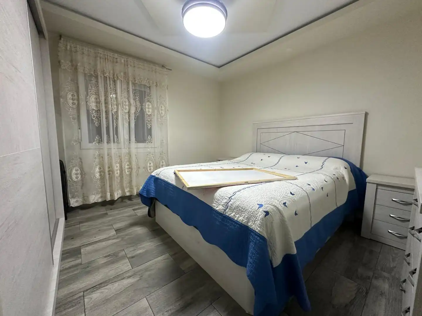 Bedroom of Flat for sale in Sevilla  with Air Conditioner and Furnished