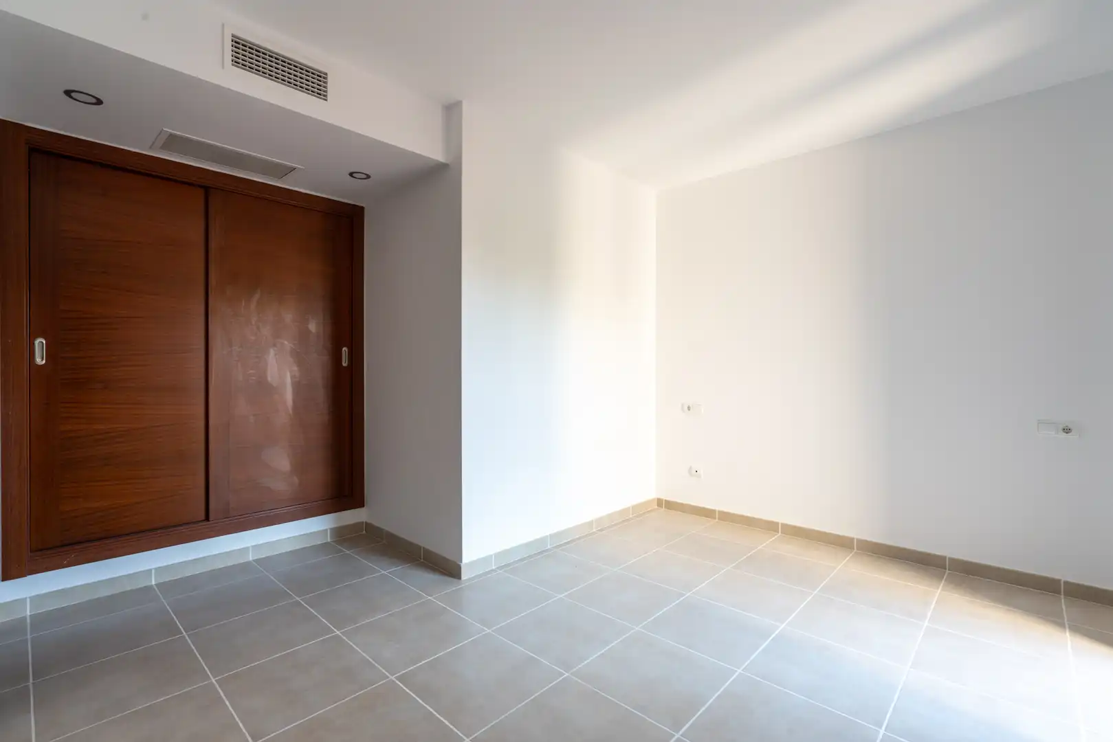 Flat with lift for sale in Nord, imagen 2