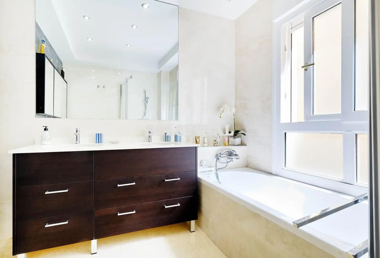 Bathroom of Attic for rent in Torrevieja  with Air Conditioner, Heating and Parquet flooring