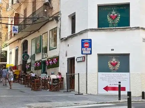 Local comercial en traspàs a Carrer Antoni Rubí 3, imagen 7