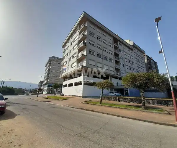 Vista exterior de Pis en venda en O Porriño   amb Calefacció, Parquet i Terrassa