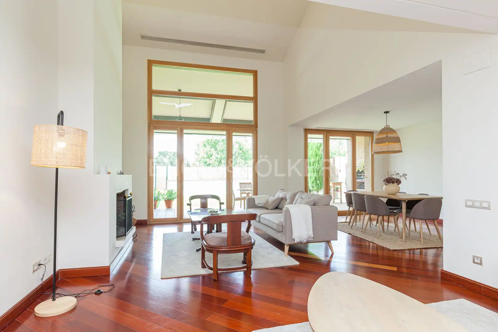 Sala d'estar de Casa o xalet de lloguer en Pozuelo de Alarcón amb Aire condicionat, Calefacció i Jardí privat