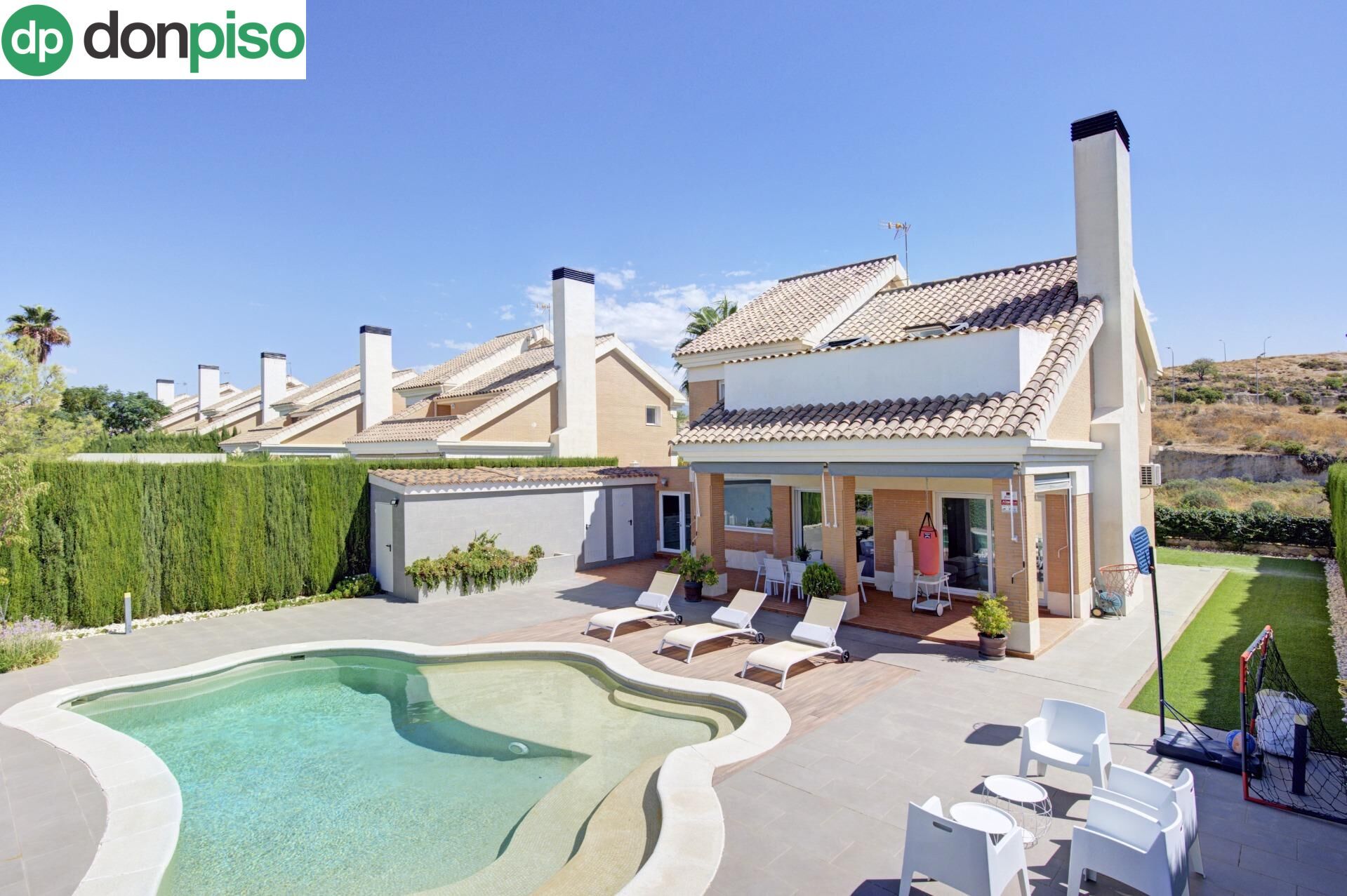 Exterior view of House or chalet for sale in Villa de Otura  with Air Conditioner, Heating and Private garden