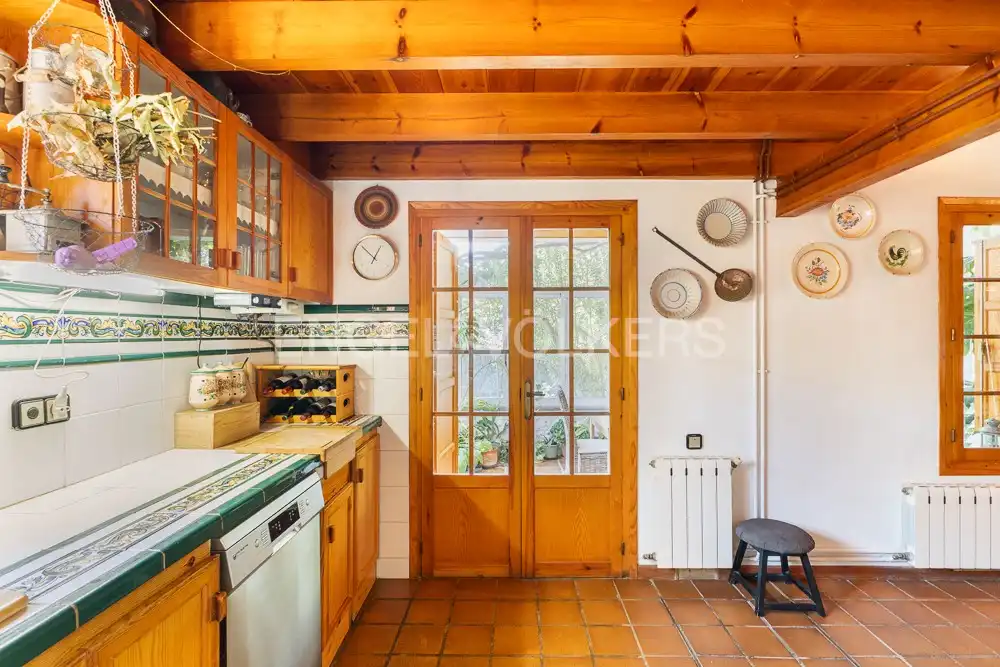 Cocina de Casa o chalet en venta en Requena con Aire acondicionado, Calefacción y Jardín privado