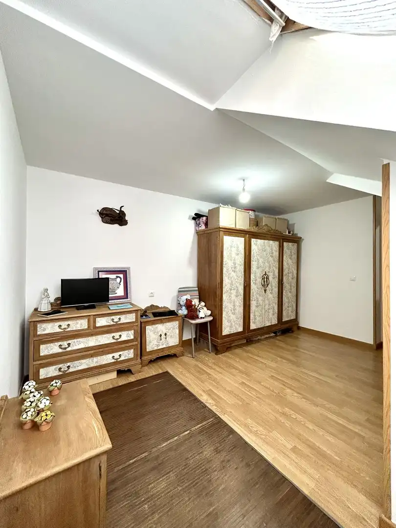 Schlafzimmer von Maisonette zum Verkauf in Valverde de la Virgen mit Klimaanlage und Heizung