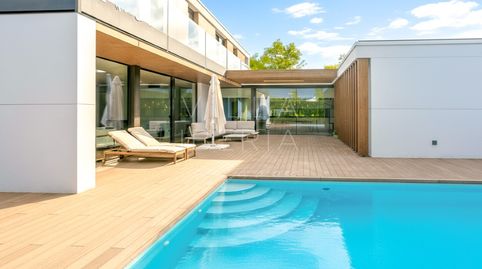 EXCLUSIVA VILLA EN SAGARÓ AMPLITUD, PRIVACIDAD Y DISEÑO, imatge 2