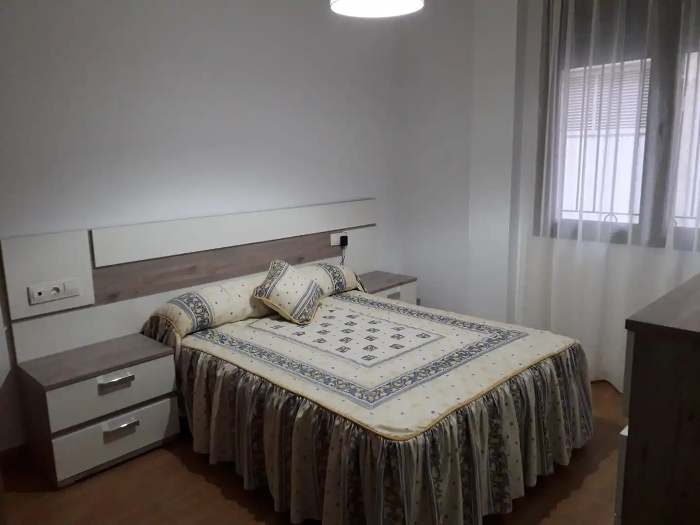 Schlafzimmer von Erdgeschoss zur Miete in Villarrobledo mit Heizung, Parkett und Abstellraum