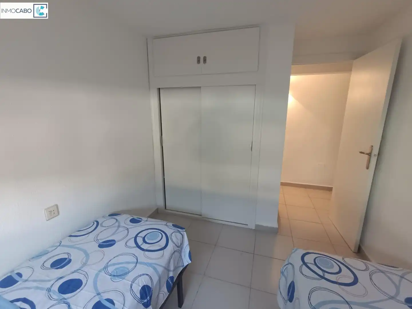 Dormitori de Apartament de lloguer en Los Alcázares amb Aire condicionat, Terrassa i Traster