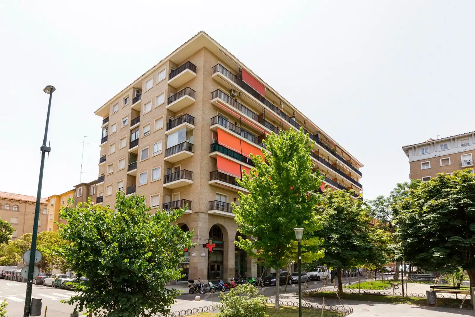 Exterior view of Flat for sale in Zaragoza  with Air Conditioner, Terrace and Storage room