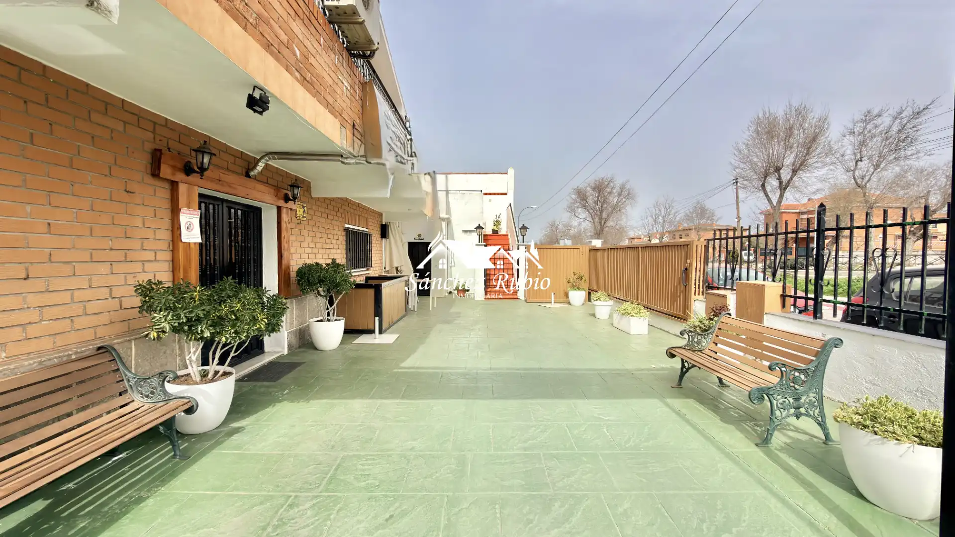 Terrassa de Local en venda en Torres de la Alameda amb Aire condicionat, Calefacció i Parquet