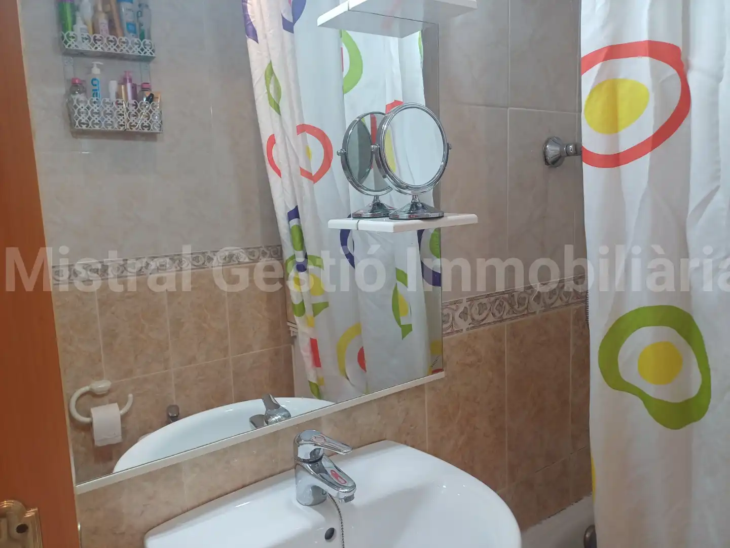 Badezimmer von Dachboden zum Verkauf in Calafell mit Klimaanlage, Terrasse und Möbliert