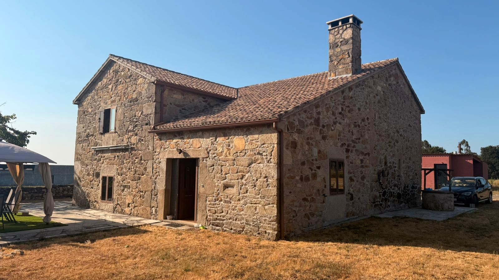 Exterior view of Country house for sale in Pontevedra Capital   with Heating, Private garden and Storage room