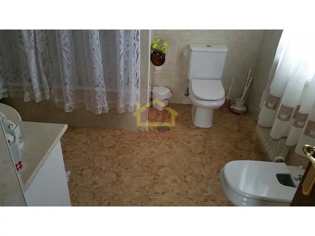 Bany de Casa o xalet en venda en Castellanos de Villiquera amb Calefacció, Jardí privat i Terrassa