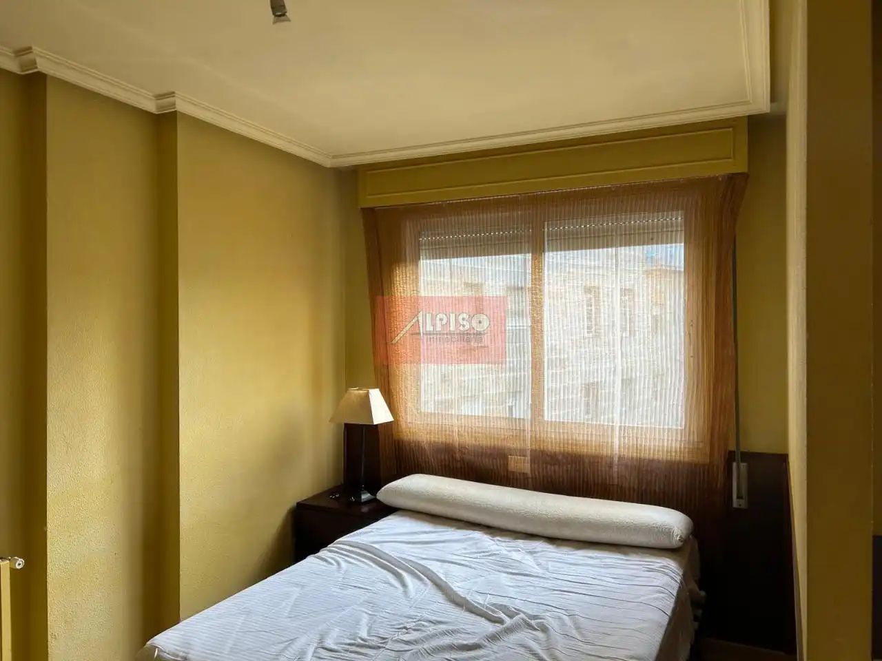 Habitación de Apartamento en venta en Ourense Capital  con Calefacción, Trastero y Amueblado