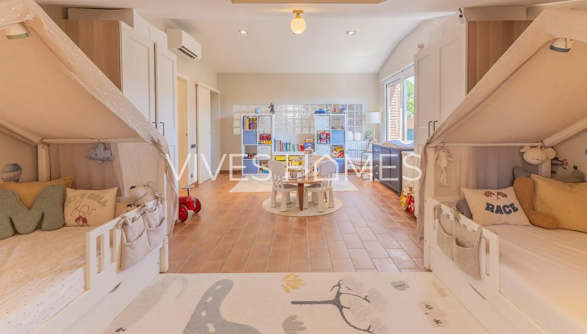Sala d'estar de Casa o xalet en venda en Sant Vicenç de Montalt amb Aire condicionat, Calefacció i Jardí privat