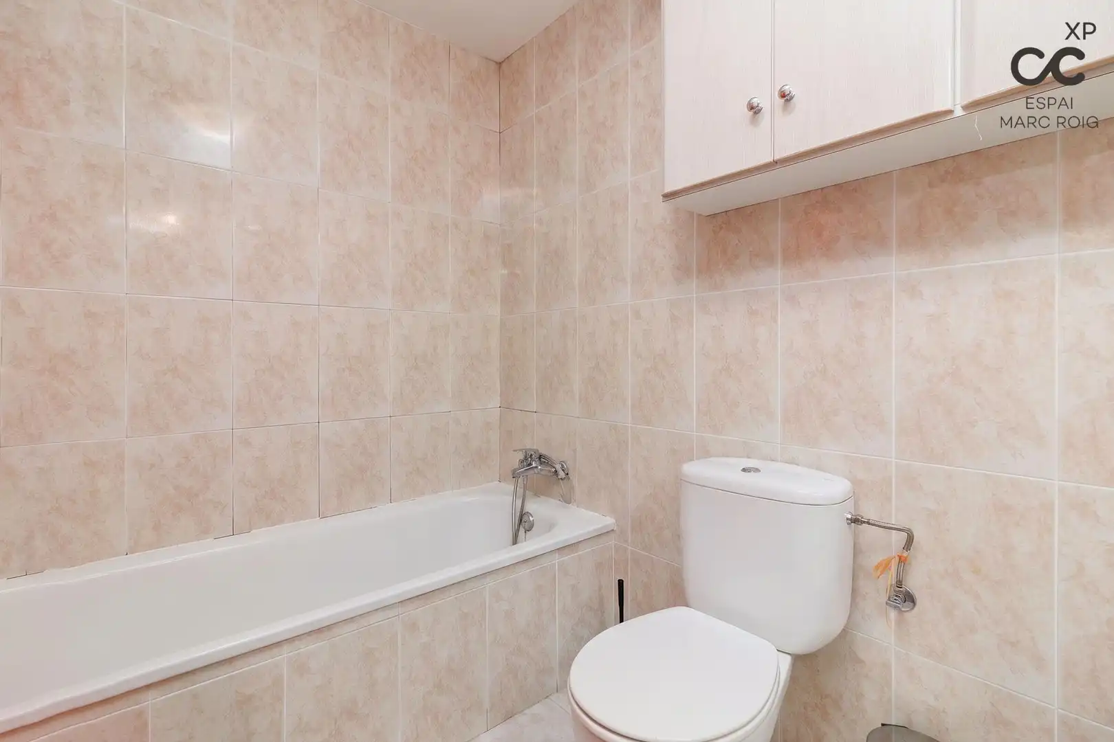 Badezimmer von Wohnung zum Verkauf in La Jonquera mit Klimaanlage, Heizung und Terrasse