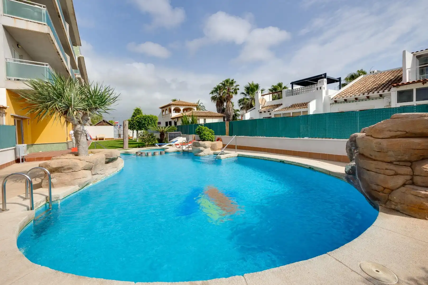 Piscina de Piso en venta en Orihuela con Aire acondicionado, Amueblado y Piscina comunitaria