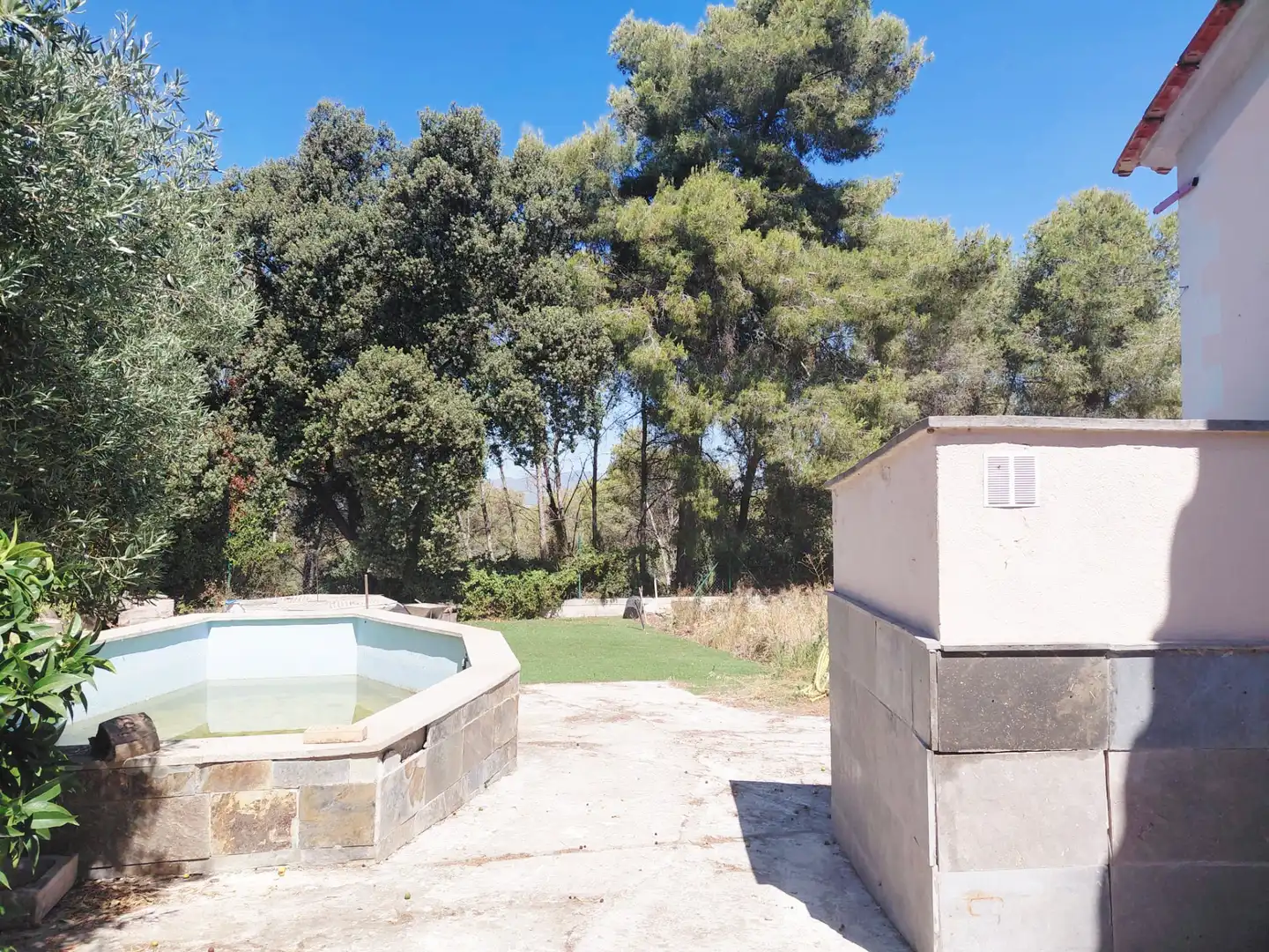 Schwimmbecken von Haus oder Chalet zur Miete in Calafell mit Privatgarten, Abstellraum und Schwimmbad