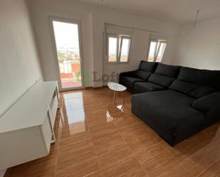 Sala d'estar de Apartament en venda en Mérida amb Aire condicionat, Terrassa i Moblat