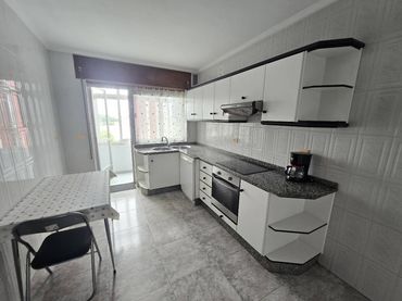 Appartamento con balcone in vendita a Calle Illas Canarias