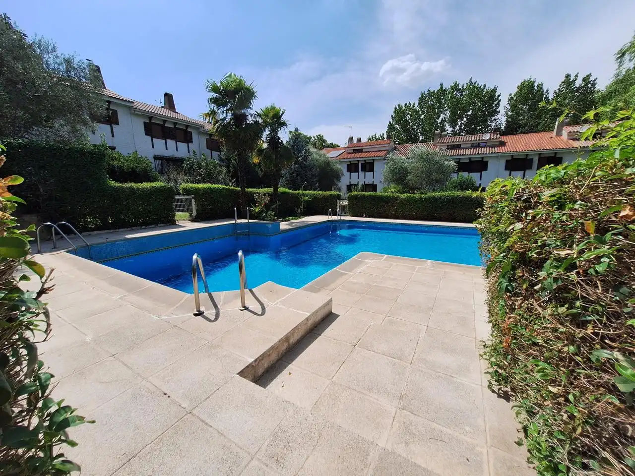 Piscina de Casa adosada en venda en Quijorna amb Calefacció, Terrassa i Piscina comunitària