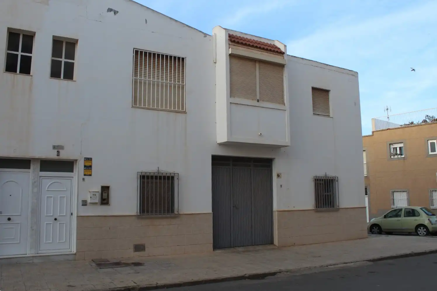 Exterior view of Detached homes for sale in Roquetas de Mar  with Air Conditioner, Terrace and Storage room