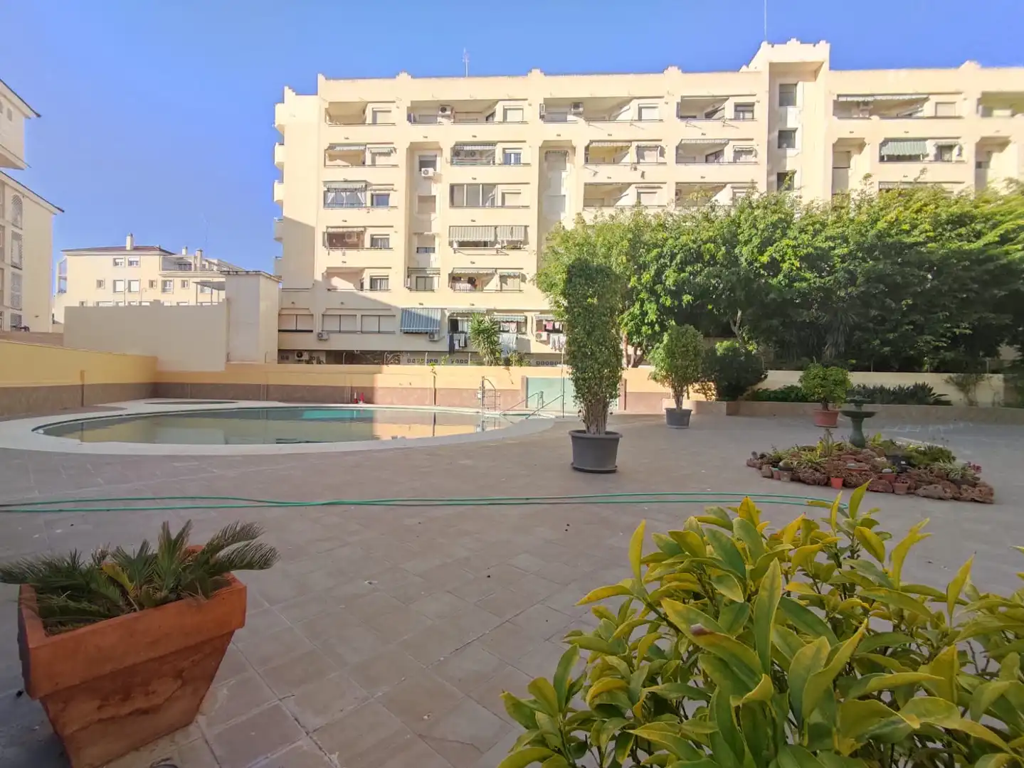 Vista exterior de Estudio en venta en Torremolinos con Terraza, Amueblado y Lavadora