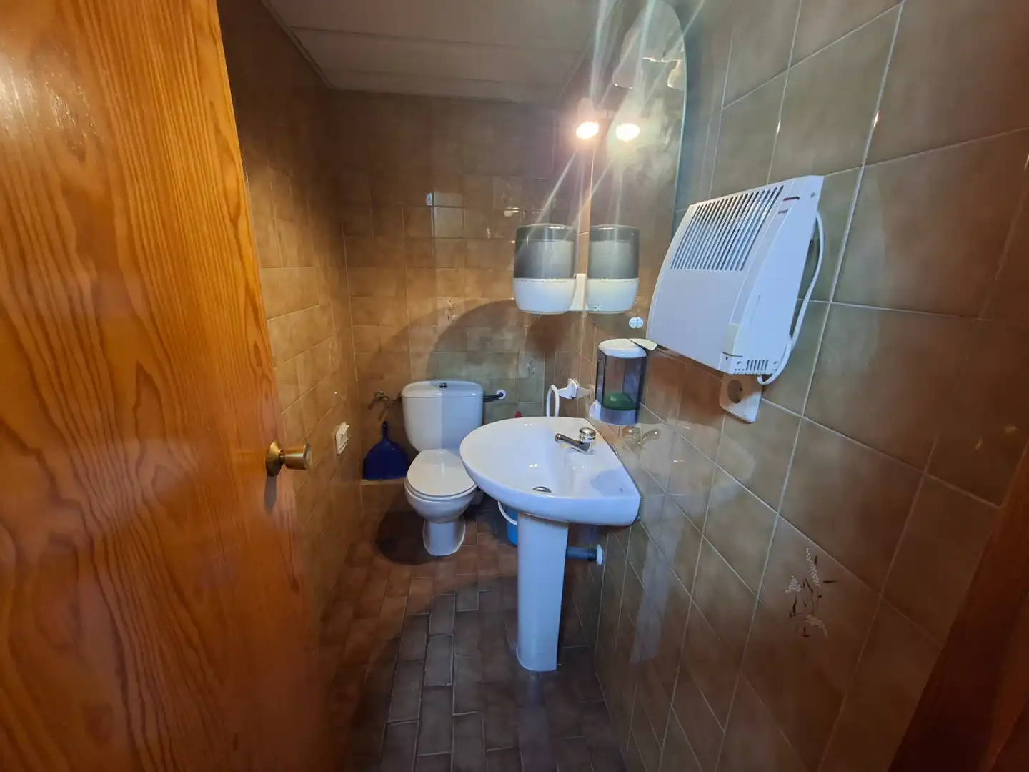 Baño de Oficina de alquiler en Las Rozas de Madrid con Aire acondicionado y Calefacción
