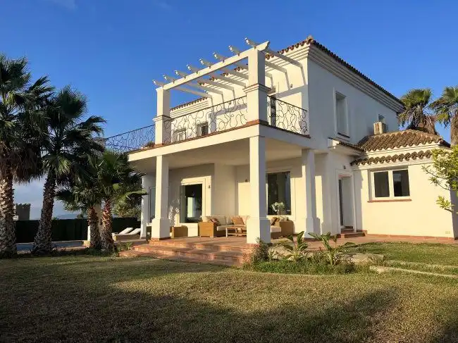 Chalet con piscina en alquiler en Chullera, imagen 2