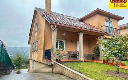 Vista exterior de Casa o xalet en venda en Ames amb Terrassa i Balcó