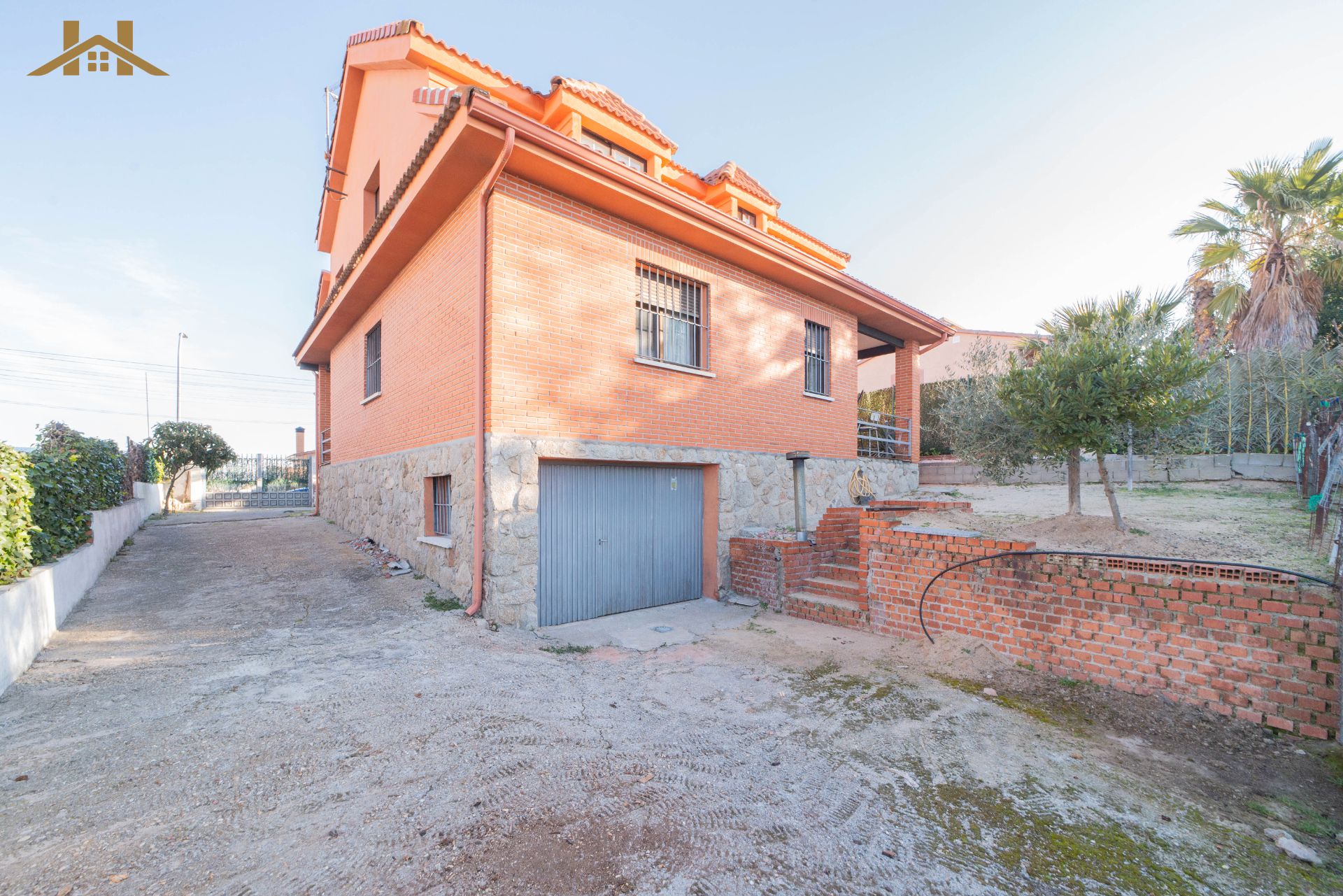 Exterior view of House or chalet for sale in Casarrubios del Monte  with Private garden