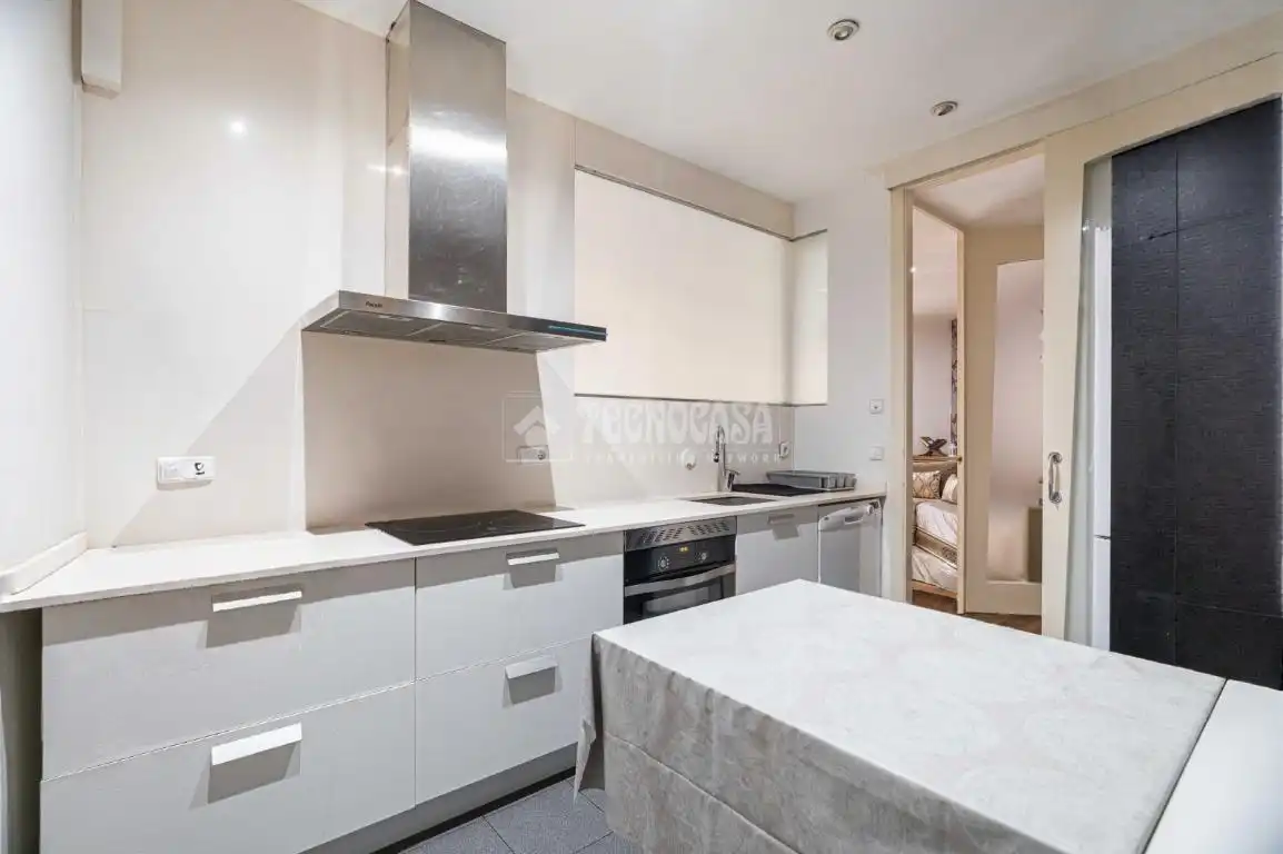 Cocina de Piso en venta en Sant Vicenç Dels Horts con Aire acondicionado, Calefacción y Terraza
