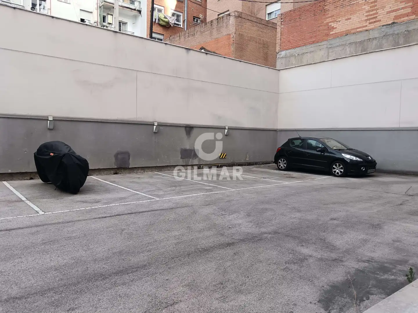Aparcament de Garatge en venda en Madrid