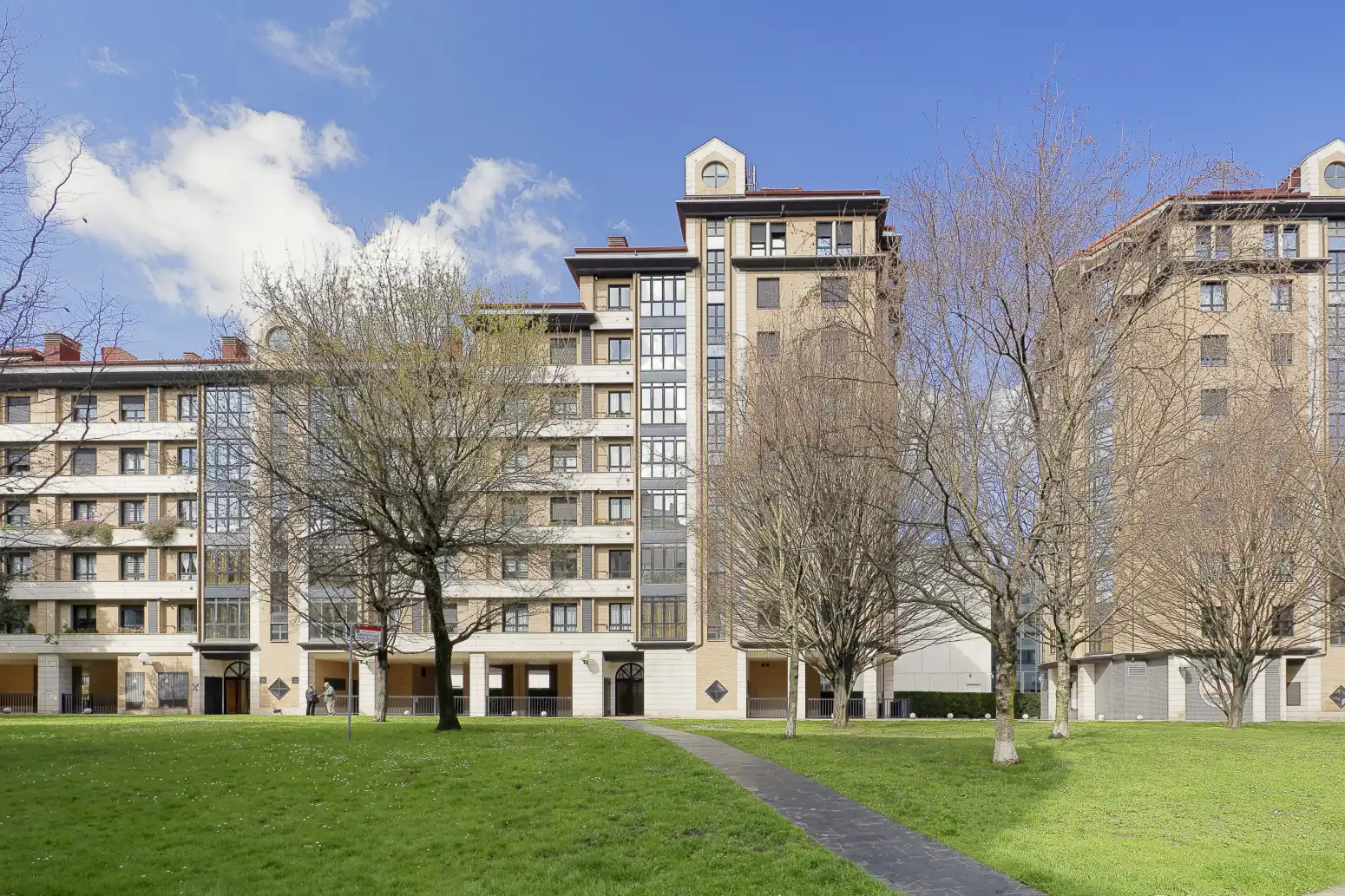Vista exterior de Piso en venta en Gijón  con Calefacción, Parquet y Trastero