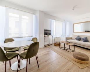 Sala d'estar de Apartament de lloguer en  Madrid Capital amb Aire condicionat, Calefacció i Moblat