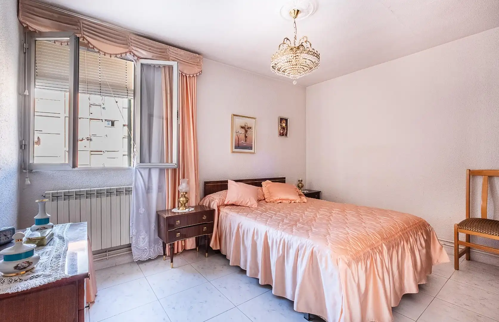 Habitación de Piso en venta en Madrid con Calefacción