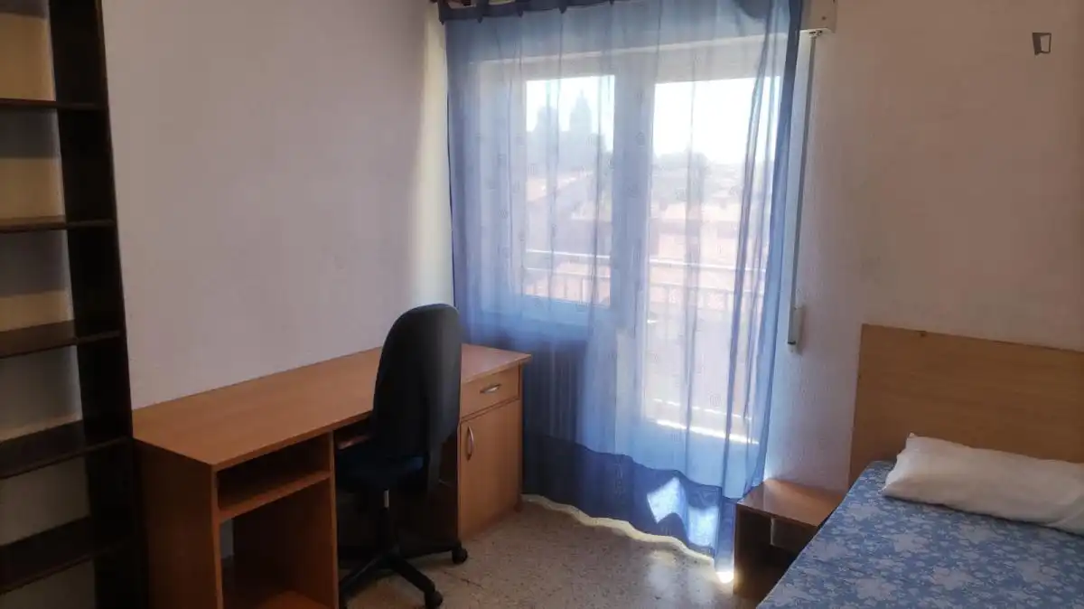 Habitación de Casa o chalet para compartir en Salamanca con Calefacción, Amueblado y Horno