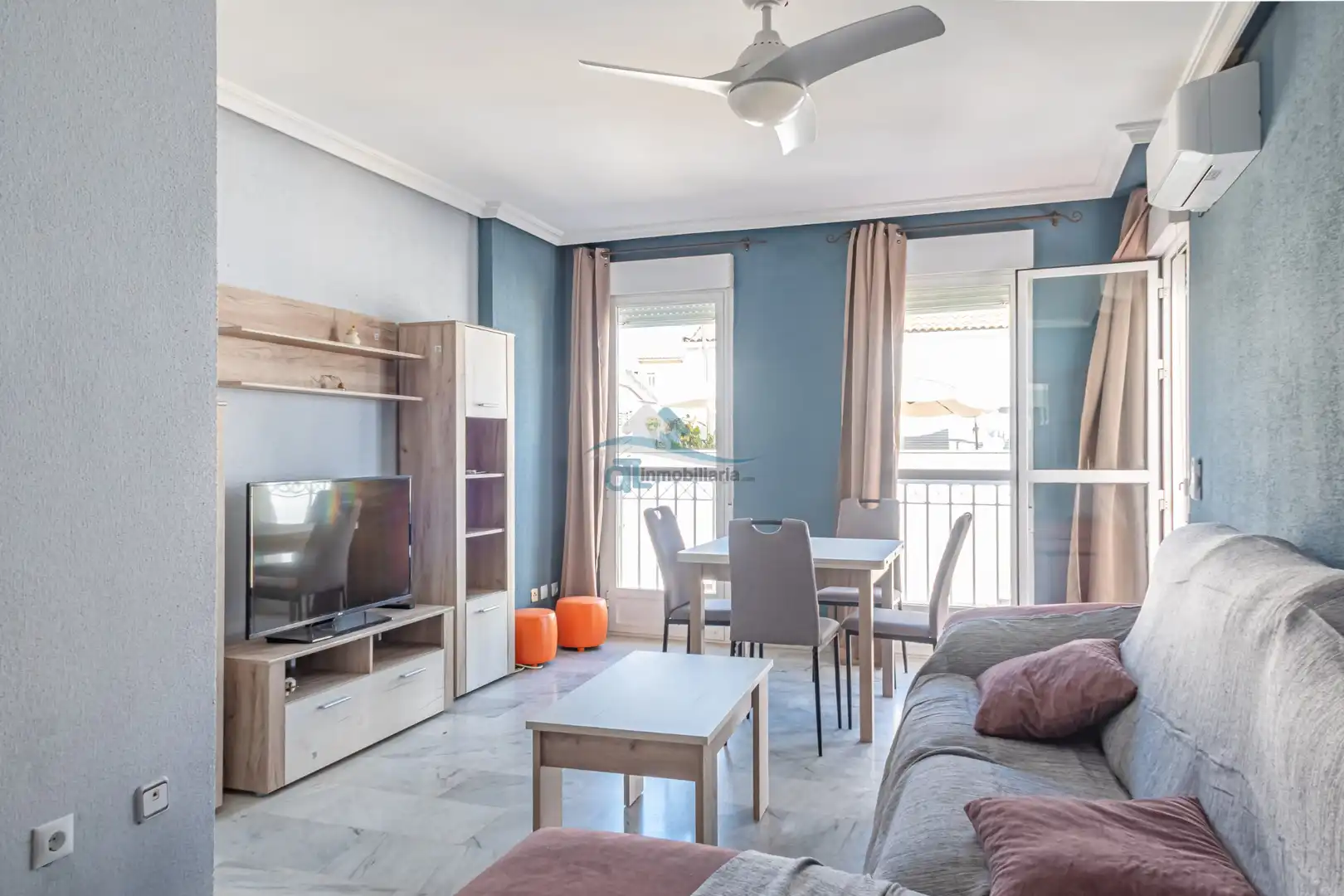 Living room of Flat for rent in Linares  with Air Conditioner, Heating and Furnished
