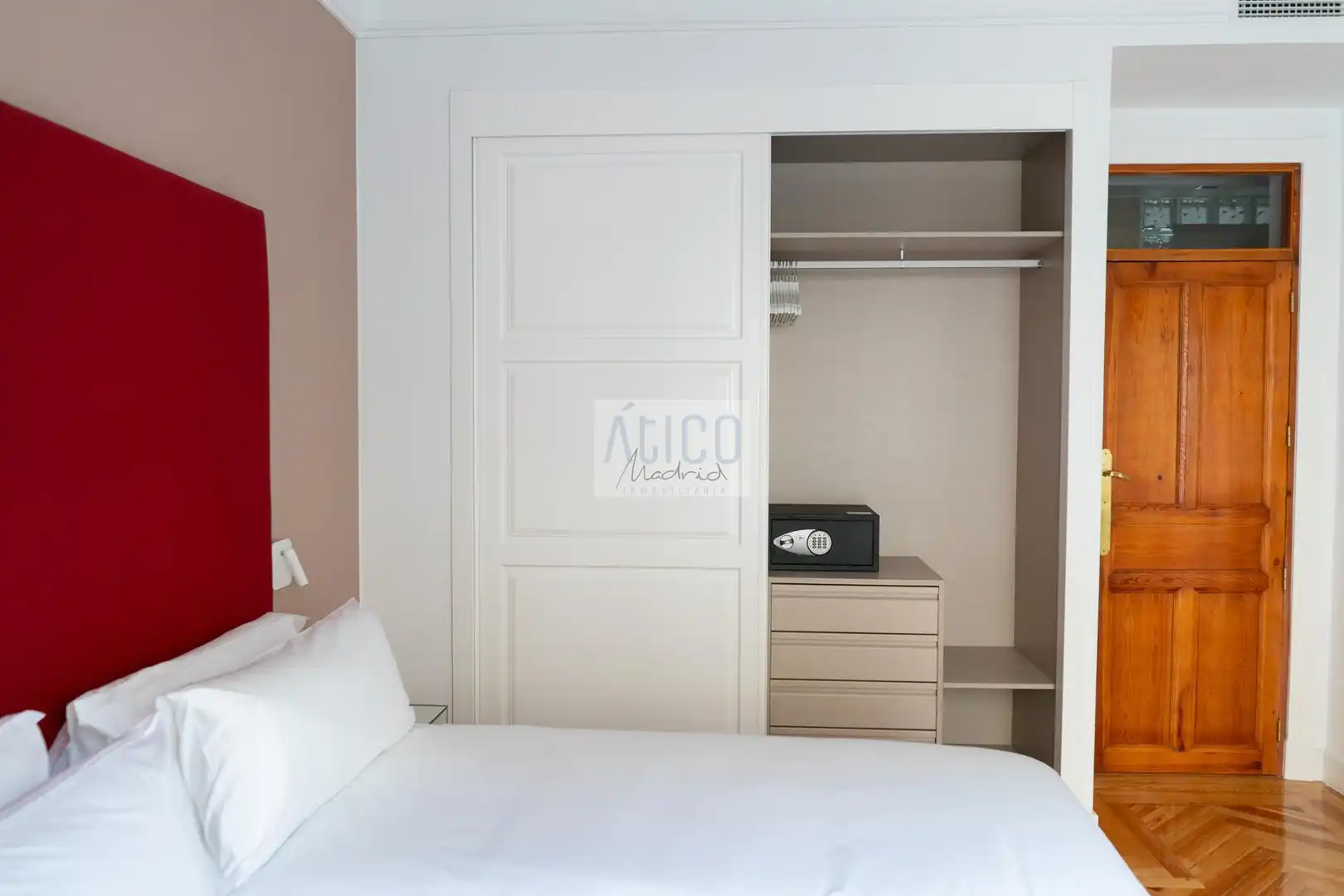 Schlafzimmer von Wohnungen zur Miete in Madrid mit Klimaanlage, Heizung und Parkett