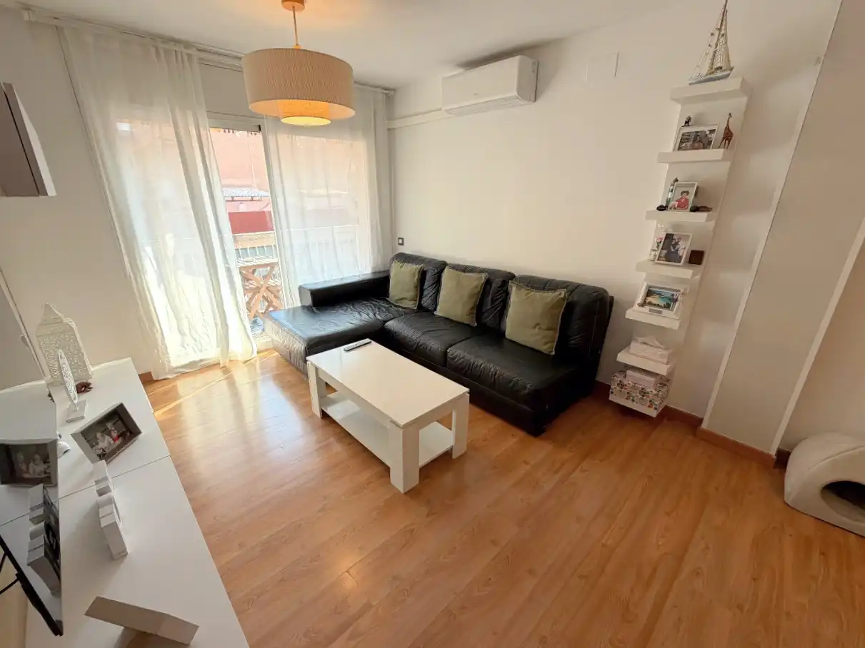 Living room of Flat for sale in Sagnier - Plaça de Catalunya