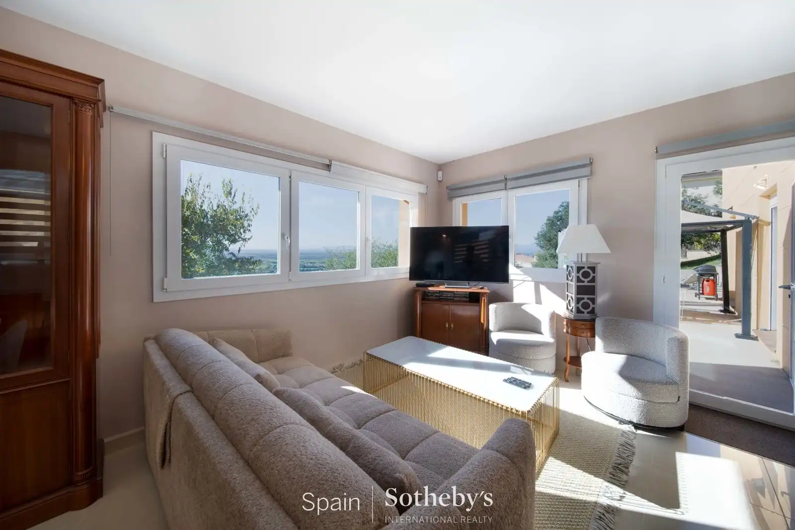 House with pool for sale in Carrer Anglaterra, imagen 8