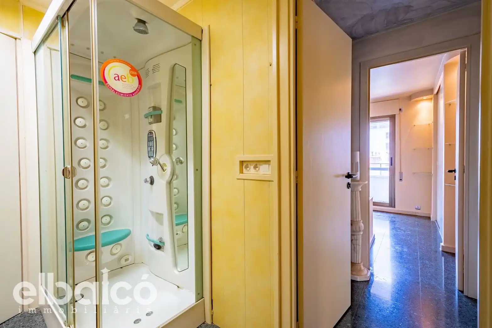 Badezimmer von Geschaftsraum zum Verkauf in Tarragona mit Klimaanlage