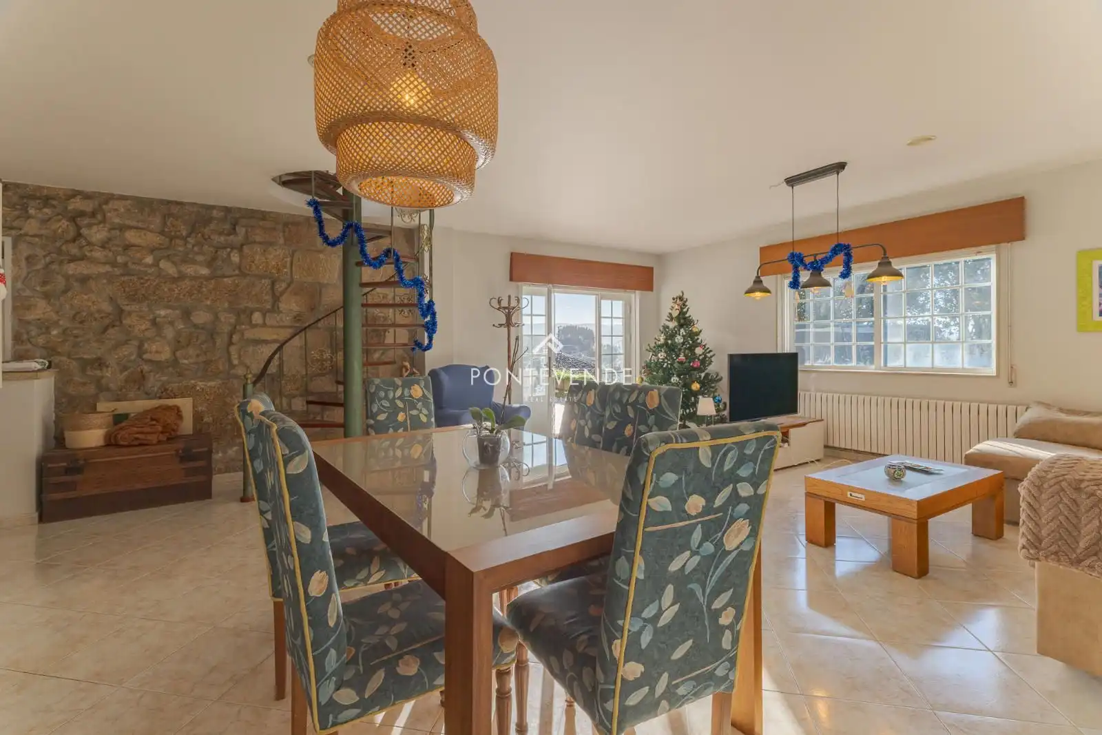 Dining room of Houses for sale in Vilanova de Arousa  with Heating, Terrace and Swimming Pool